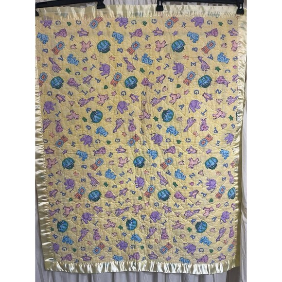 Vintage Baby Animals Yellow Baby Quilt with Satin Trim - Picture 5 of 6